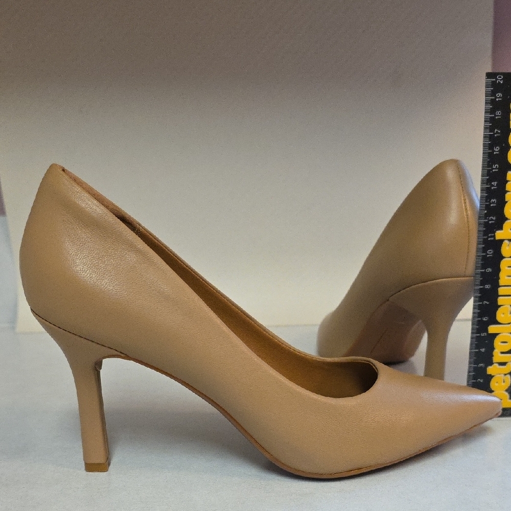 NEW NORDSTROM RACK Size 10M Tan Women's Pumps
